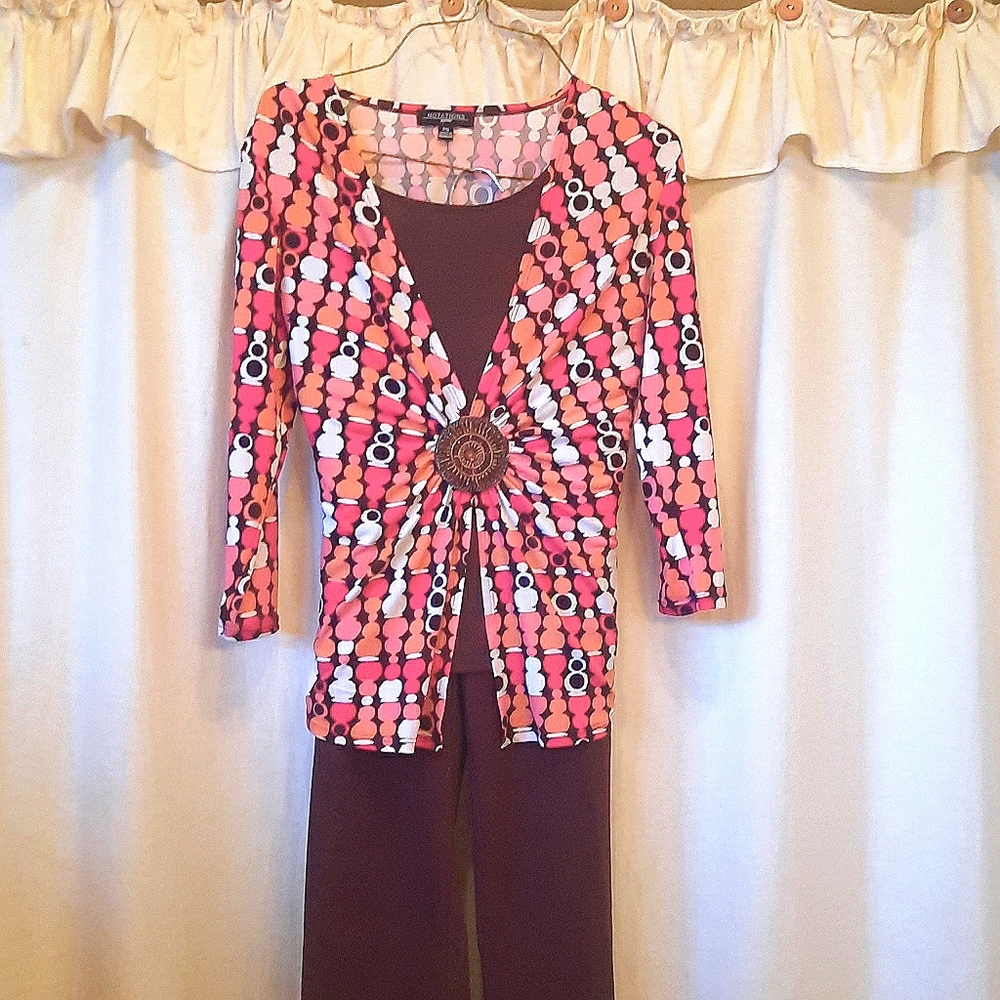 Petite small blouse 3/4 length sleeves.